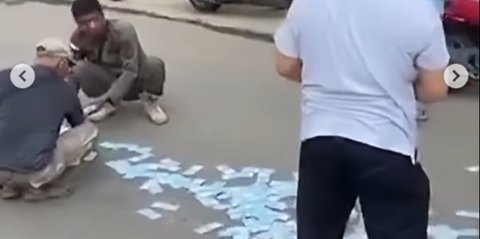 Warga Kalsel Patut Dicontoh, Viral Pungut Duit Rp25 Juta Tercecer di Jalan Tak Diambil Selembar Pun