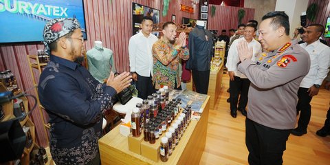 Potret Mantan Teroris Insaf Kini Jualan UMKM, Kapolri Langsung Kasih Bantuan Modal