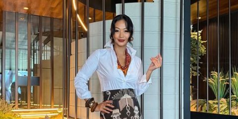 9 Potret Dapur Kayu di Rumah Indah Kalalo yang Memadukan Model Etnik dan Modern