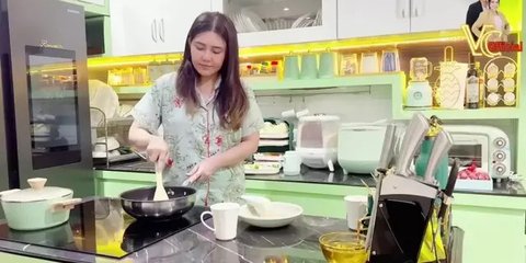 Potret Dapur Estetik Via Vallen, Model Simple namun Mewah