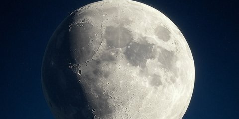 Fenomena Langka 'Wajah Bulan Tersenyum' Akan Muncul pada 25 April 2025, Ini Penjelasan Ilmiahnya
