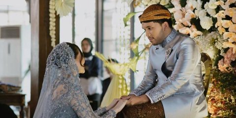 Adu Gaya Zahwa Massaid dan Aurel Hermansyah Pakai Kebaya Nuansa Biru di Acara Mitoni 7 Bulanan Aaliyah Massaid, Siapa Paling Cantik?