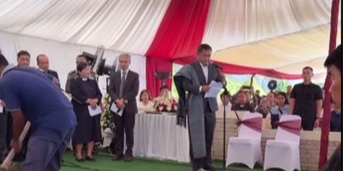 Tangis Kasad Maruli Pecah di Pemakaman Sang Ibu, Jenderal yang Kuat dan Tegas Begitu Terpukul