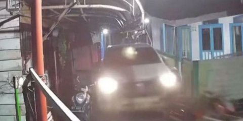 Cerita Sebenarnya di Balik Viral Mobil Masuk Gang Sempit Tabrak Puluhan Motor di Samarinda, Sopir Positif Narkoba