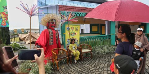 FOTO: Ribuan Warga Ramaikan Lebaran Betawi 2025