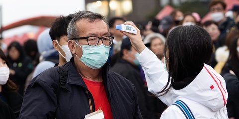 Sering Dianggap Flu Biasa, Kenali Ciri Pneumonia yang Sering Mengintai Usia Paruh Baya