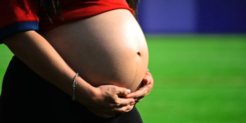 Kulit Sehat Saat Hamil? Tips Perawatan Kulit Harian untuk Ibu Hamil yang Direkomendasikan