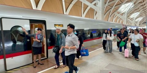 Kereta Cepat Whoosh Angkut 21.000 Penumpang dalam Sehari