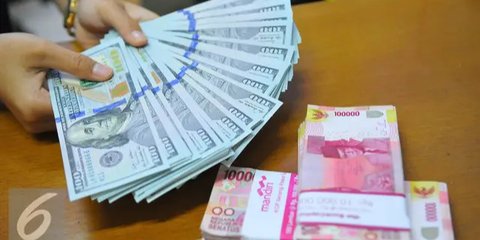 Rupiah Diprediksi Bakal Ambruk Imbas Kebijakan Trump, Sentuh Rp17.000 per USD?
