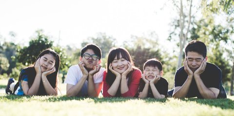 Mengasuh Anak dengan Hati Penuh Kagum: Kunci Menemukan Kebahagiaan dalam Perjalanan Menjadi Orang Tua