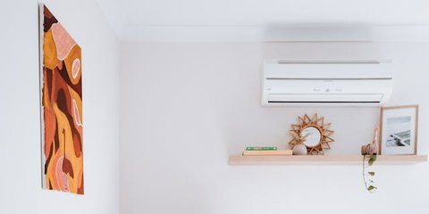 Suka Tidur Pakai AC? Ini Risiko Kesehatan yang Perlu Anda Tahu