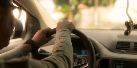 5 Cemilan Paling Ampuh Atasi Kantuk saat Menyetir, Siapkan Sekarang di Mobil