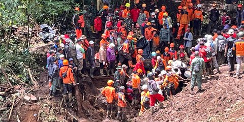 Tiga Penumpang Pikap jadi Korban Longsor Mojokerto, Jasad Tertimbun Material di Bawah Jurang