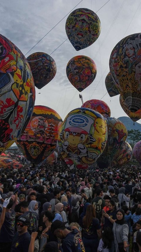 FOTO: Tradisi Unik Lebaran, Langit Wonosobo Dihiasi Keindahan Warna-warni Balon Udara