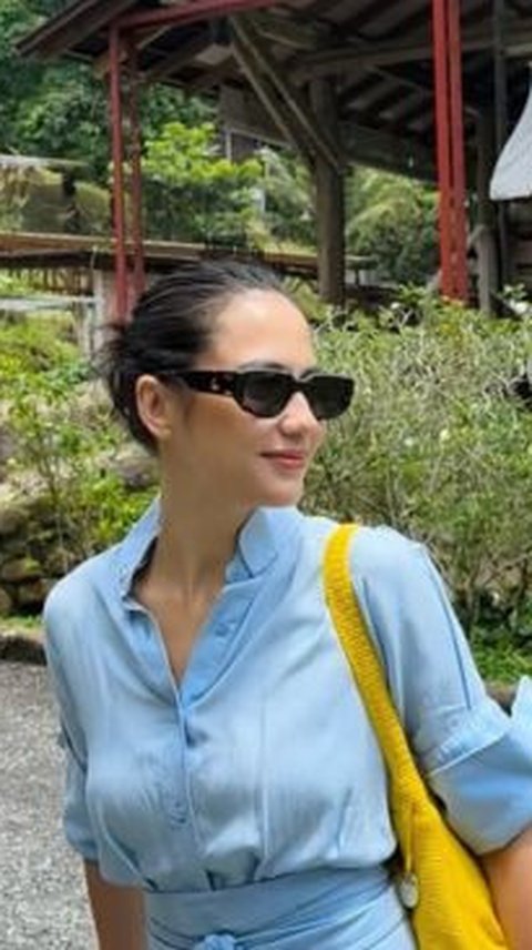 Usung Konsep Monokrom, Intip Gaya Pemotretan Terbaru Pevita Pearce dan Suami yang Sangat Estetik