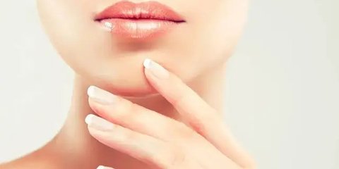 Tips Ampuh Mendapatkan Bibir Pink Alami dan Sehat, Hindari Kebiasaan Buruk Ini