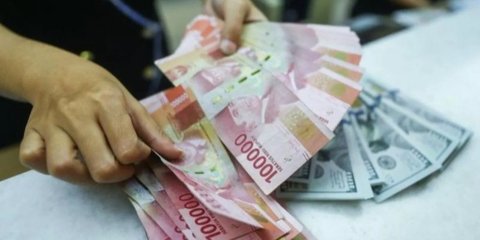 Kurs Dolar Melemah Dekati Rp17.000 per USD, Dipicu Kekhawatiran Ekskalasi Perang Dagang