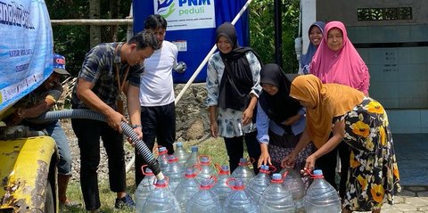 PNM Peduli Masa Depan Sehat, Salurkan Bantuan Sanitasi Layak dan Air Bersih