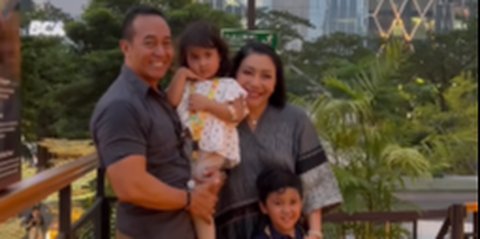 Eks Panglima TNI Asyik Momong Cucu di Kebun Binatang, Penampilannya Ramai Disorot Ternyata Masih Pakai Barang Ini