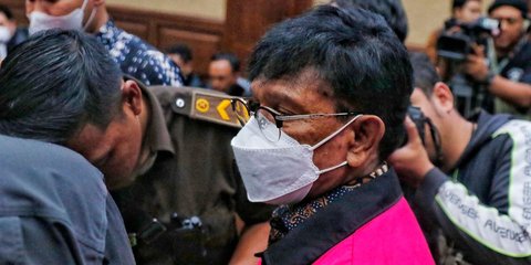 PK Ditolak MA, Johnny Plate Tetap Dihukum 15 Tahun Penjara