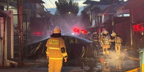 Mobil Listrik BYD Seal Terbakar di Jakarta Barat, Diduga Karena Korsleting Baterai