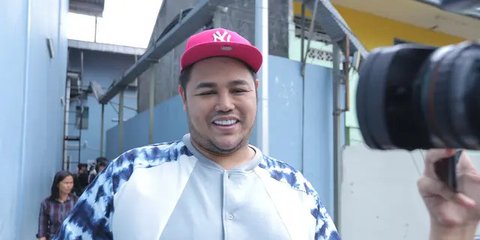 Aksi Kocak Ivan Gunawan Adukan Ayu Ting Ting ke Dedi Mulyadi: Masukin ke Barak Kang Dedi