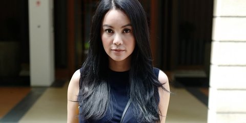 5 Potret Cantik Dearly Djoshua Gandengan Ari Lasso saat Kondangan ke Luna Maya dan Maxime Bouttier, Pernah Berambut Panjang