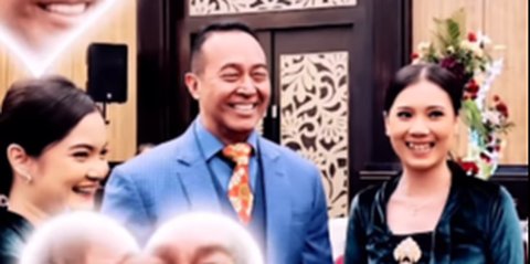 Gagah Berjas Biru, Potret Jenderal Andika Perkasa Hadiri Pesta Pernikahan Bikin Dua Cewek Cantik Grogi