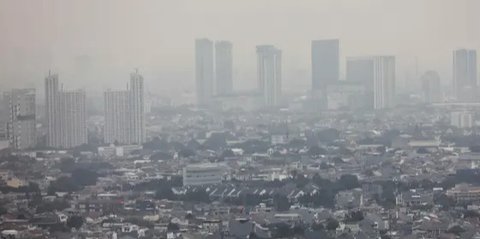 FOTO: Kualitas Udara di Jakarta Tidak Sehat untuk Kelompok Rentan dan Sensitif