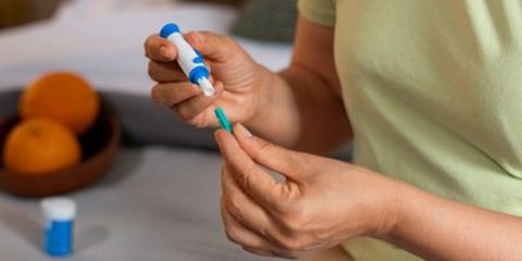 Mitos Diabetes dan Semut: Benarkah Penderita Diabetes Selalu Dikerubuti Semut?