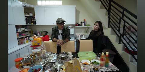 9 Artis Indonesia Tinggal di Rumah Dalam Gang, Sederhana, Nyaman, dan Dekat Tetangga