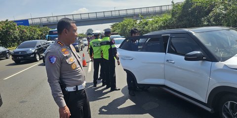 Kecelakaan di Tol Jagorawi KM 3, Dua Orang Terluka Usai Mobil Hyundai Tabrak Pikap
