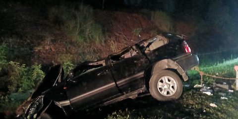 Detik-Detik Land Cruiser Bawa Anggota DPRD Lampung Kecelakaan di Tol, Ini Penampakan Mobilnya Ringsek Parah