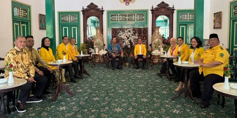 Sambangi Sri Sultan di Yogya, Bahlil Lanjutkan Tradisi Golkar Silaturahmi ke Tokoh Senior