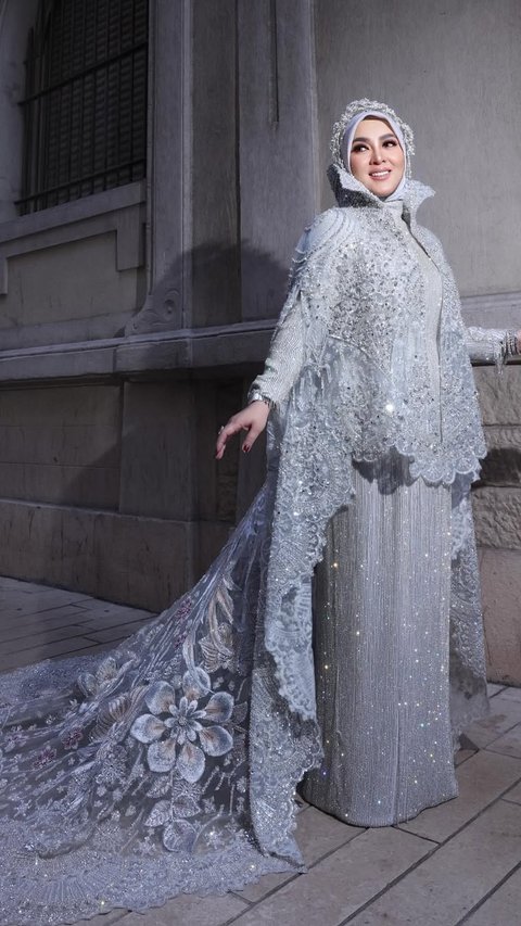 7 Potret Model Gaun Putih Syahrini di Festival Film Cannes 2025, Ada Detail Motif Burung Unik