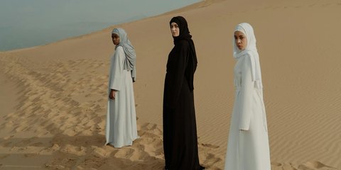 Gamis untuk Haji dan Umroh, Ini Tips Pilih Gamis Syar'i yang Nyaman dan Praktis Dipakai Sepanjang Ibadah di Tanah Suci