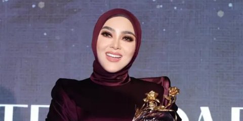 Dari Princess Syahrini hingga Sultan Raffi Ahmad, Ini Sederet Julukan Unik Para Artis Indonesia