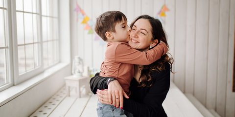 Mengandung Bawang, 10 Hal ini Takkan Pernah Diceritakan Ibu ke Anaknya