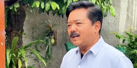 Mantan Panglima TNI Duduk Santai Depan Gerobak Pesan Sarapan, Menu yang Dipilih jadi Perbincangan