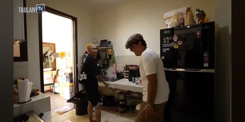 5 Potret Rumah Mister Aloy, Tak Punya Ruang Tamu - Konsep Dapur Bersih & Kotor di Ruangan Sama Bikin Ngakak
