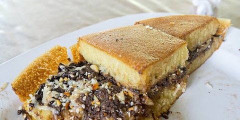 Kenapa Martabak Manis Juga Disebut Terang Bulan? Ini Sejarahnya