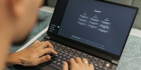 Tak Terima Dosen Pakai ChatGPT, Mahasiswa Tuntut Uang Kuliah Dikembalikan