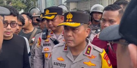 Kapolda Metro Temui Massa Demo Ojol di Patung Kuda Monas, Bawa Pesan Ini