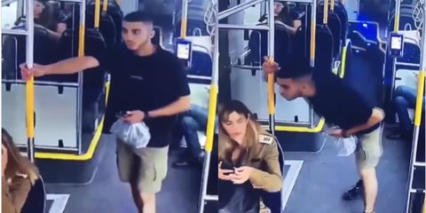 Apesnya Tentara Cantik Israel Diludahi Pemuda Ganteng di Dalam Bus, ini Videonya Benar-Benar Tepat di Wajah
