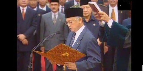 Ketegangan Habibie Sehari Setelah jadi Presiden Gantikan Soeharto: Ada Pasukan Liar