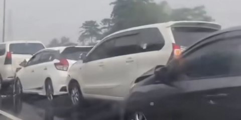 5 Mobil Terlibat Tabrakan Beruntun di Tol Cileunyi Bandung