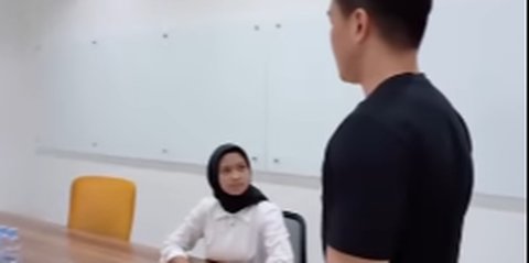 Gara-Gara Tempat Sampah, Cewek Berhijab Baru Mau Interview ini Langsung Diterima Kerja