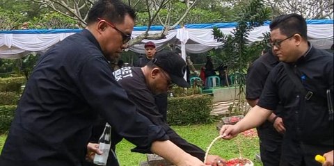 Saat Aktivis 98 Mengenang Tragedi 1998 dari TPU Pondok Ranggon