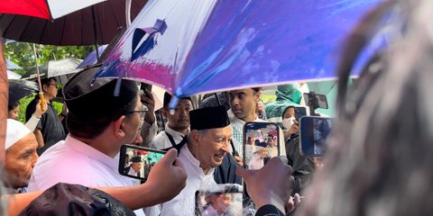 Quraish Shihab Maknai Hujan Dipemakaman Suami Najwa Shihab, Pertanda Rahmat dari Allah SWT