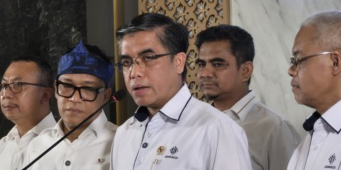 VIDEO: Keras! Menaker Copot Pejabat Terlibat Suap Pemberian Izin Tenaga Kerja Asing